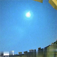 Thiên thạch sáng gấp 900 lần trăng tròn lao qua Trung Quốc