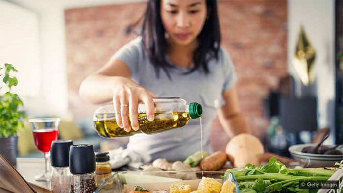 Loại dầu ăn nào tốt nhất cho sức khỏe của con người?