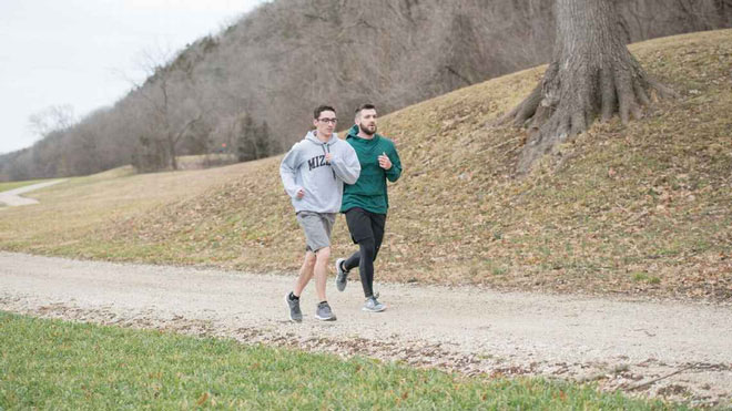 Ngồi một chỗ vẫn có thể giảm cân, môn thể thao trí óc này đốt mỡ như chạy marathon