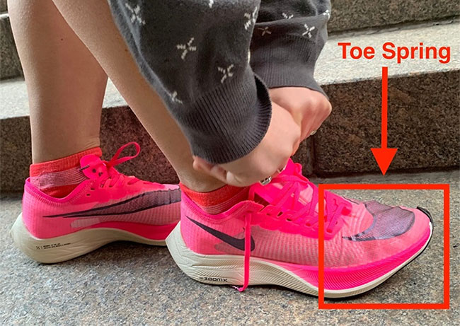 Nghiên cứu: giày toe spring hỗ trợ vận động làm tăng khả năng mắc chấn thương