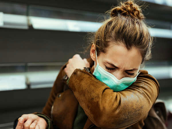 Che miệng bằng khuỷu tay khi ho có hiệu quả không? Nghiên cứu này đã có lời giải đáp!