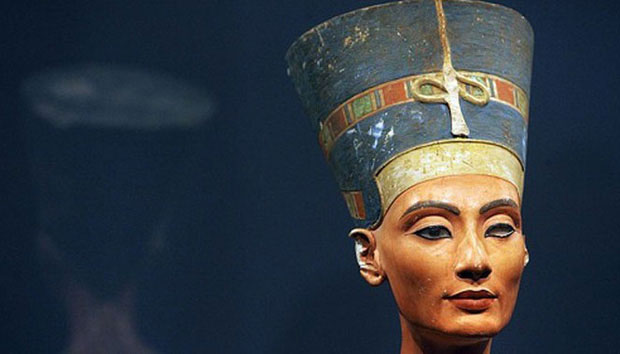 Bức tượng nữ hoàng Nefertiti vẫn còn đang bị tranh chấp giữa Ai Cập và Đức