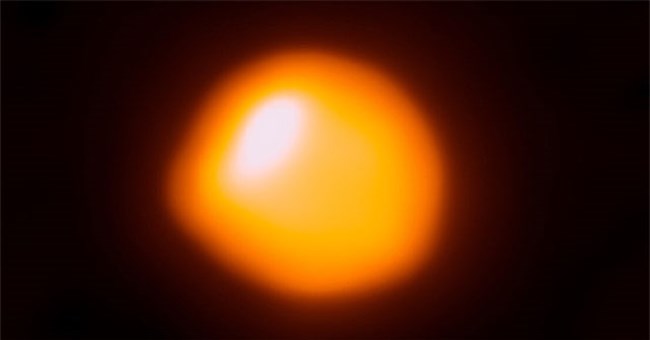 Vật thể sắp nổ to bằng 764 Mặt trời, ở gần Trái đất hơn tưởng tượng