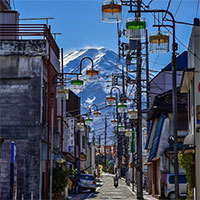 Biểu tượng nước Nhật đẹp đến "siêu thực" trong bức ảnh xuất sắc của nhiếp ảnh gia