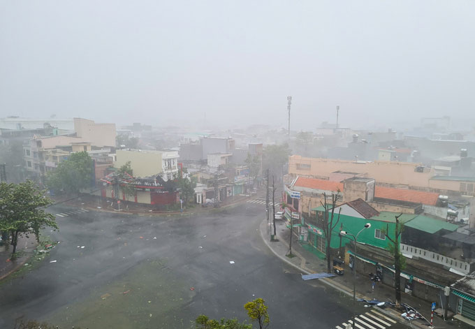 Bão Molave đổ bộ Quảng Nam - Quảng Ngãi