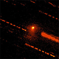 Phát hiện thiên thể hiếm thấy lai giữa sao chổi và tiểu hành tinh