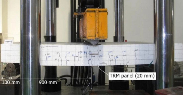 Mỗi TRM là một tấm dày 20 mm được tạo thành từ một mạng lưới các sợi dệt carbon đan xen.