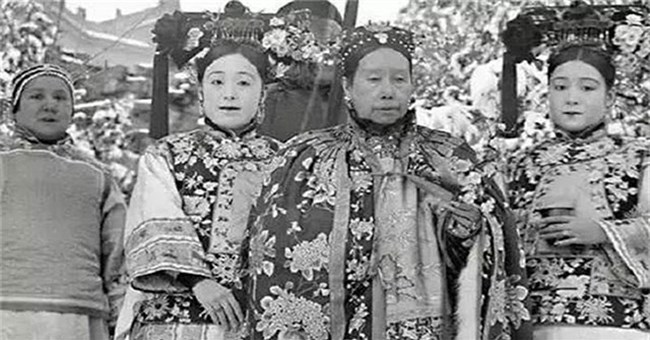 Bao nhiêu người mới khiêng nổi linh cữu của Từ Hi Thái Hậu?