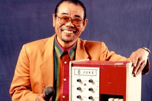 Cha đẻ của máy hát karaoke lại là người đánh trống mù nhạc lý, bỏ lỡ hàng trăm triệu USD vì 