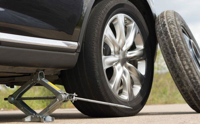 Lốp dự phòng là lốp xe mỏng với thiết kế tiết kiệm không gian.