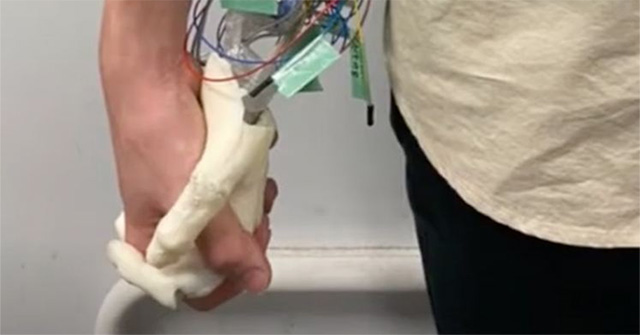 Phát minh kỳ lạ khiến bạn không còn sợ cô đơn trong mùa đông