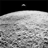 Có một tiểu hành tinh giống Mặt trăng nấp sau sao Hỏa