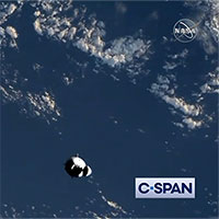Video: Tàu vũ trụ Crew Dragon kết nối thành công với trạm ISS