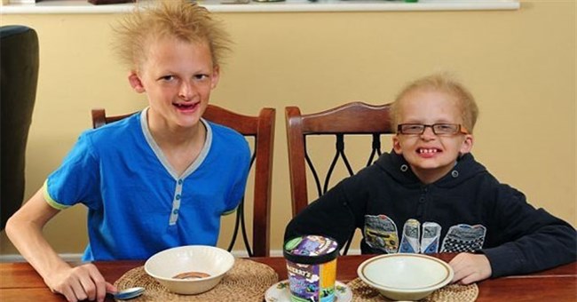 Bí ẩn về những người thích ngủ trong quan tài, uống máu động vật