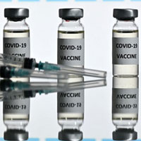Moderna đã thiết kế vaccine Covid-19 đột phá chỉ trong 2 ngày như thế nào?