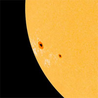 Xuất hiện vết đen lớn gấp vài lần Trái đất trên Mặt trời