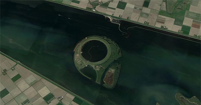 Những địa điểm cực dị và bí ẩn chỉ được thế giới biết đến kể từ khi... Google Maps ra đời