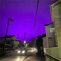 Ngỡ ngàng nguyên nhân khiến bầu trời Nhật Bản chuyển màu tím thẫm