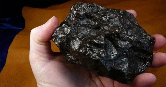 Đá thiên thạch: Hiểu đúng để không bị lừa