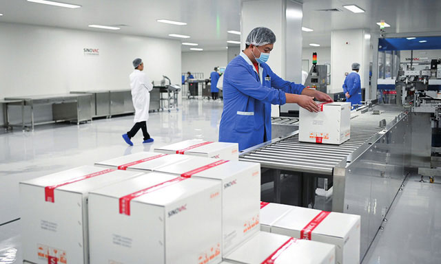 Vắc xin Covid-19 cần bảo quản ở âm 70 độ C, làm sao để thế giới có đủ tủ lạnh?