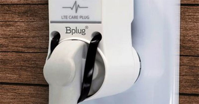 "Phích cắm thông minh" báo động cấp cứu người già sống cô đơn