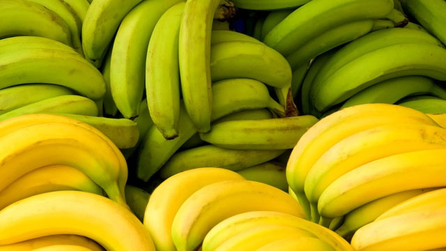 Nên ăn chuối xanh hay chuối chín vàng?