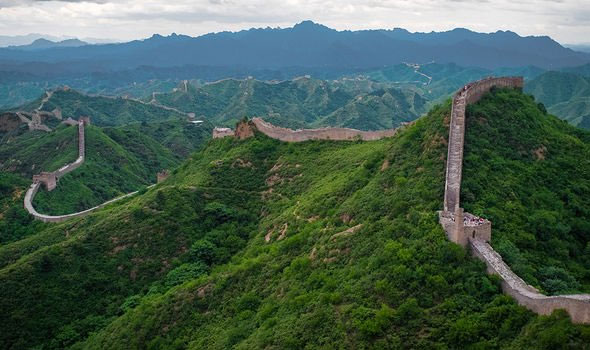 Phát hiện đường hầm bí ẩn chưa từng thấy bên dưới Vạn Lý Trường Thành ở Trung Quốc