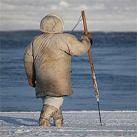 Công nghệ nào giúp người Bắc Cực giữ truyền thống?