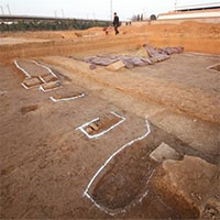 Nhặt chậu đất, tìm ra kho báu: "Cung điện mộ cổ" của hoàng đế 1.800 tuổi