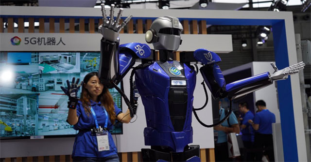 Robot 5G lặn thăm dò sự cố, giúp hệ thống đê điều an toàn hơn