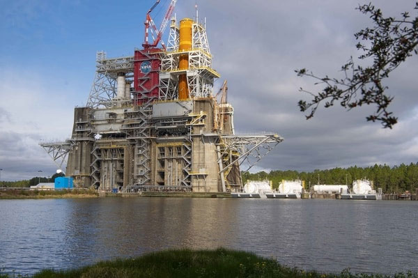 Tên lửa mạnh nhất trong lịch sử của NASA sắp được phóng thử
