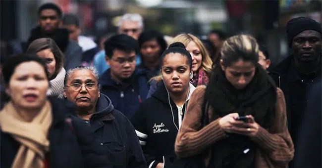 Vì sao trong số 7,7 tỷ người trên Trái đất, không một ai có khuôn mặt giống hệt nhau 100%?