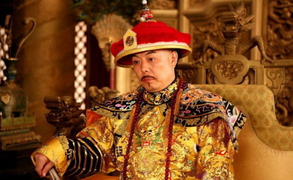 Bí ẩn về họa tiết trên long bào của vua Càn Long