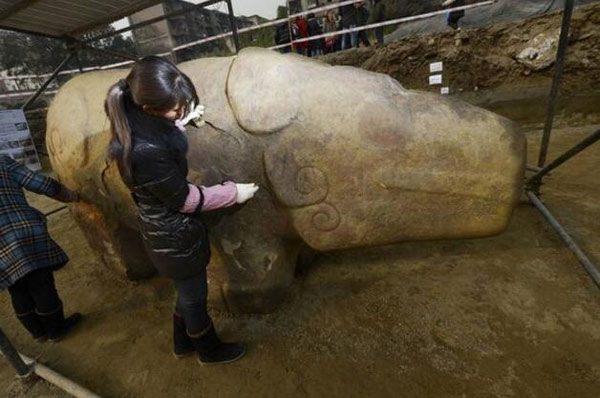 Khai quật vật thể 8 tấn bí ẩn: 40 năm sau, sự thật về 'thần thú' liên quan đến Tần Thủy Hoàng mới hé lộ