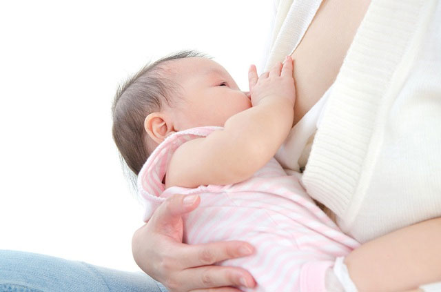 Vì sao trẻ bú sữa mẹ lại có hệ miễn dịch khỏe mạnh hơn?