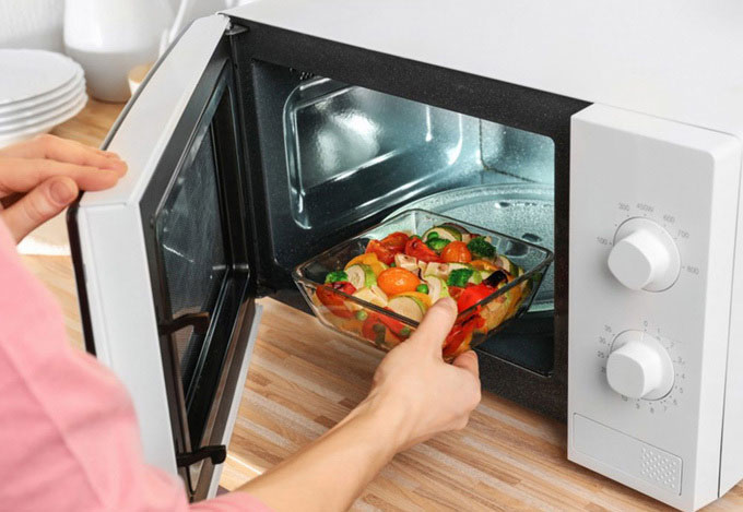 Top 6 công dụng bất ngờ của lò vi sóng