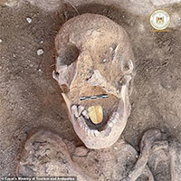 Xác ướp lưỡi vàng 2.000 năm tuổi xuất hiện ở Ai Cập