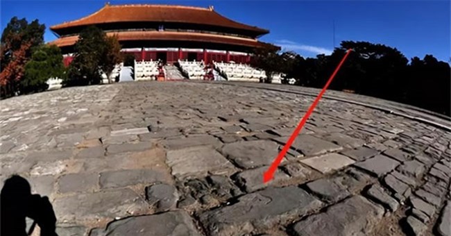 Trận động đất khiến gạch lát Tử Cấm Thành nứt vỡ, bí mật chôn vùi 600 năm dưới nền nhà được hé lộ