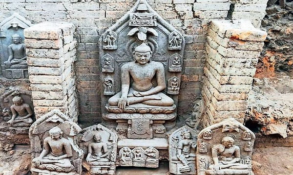 Khai quật hàng chục pho tượng Phật nghìn năm tuổi
