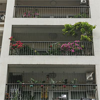 Lắp lưới bảo vệ ở ban công chung cư cao tầng thế nào cho đúng?