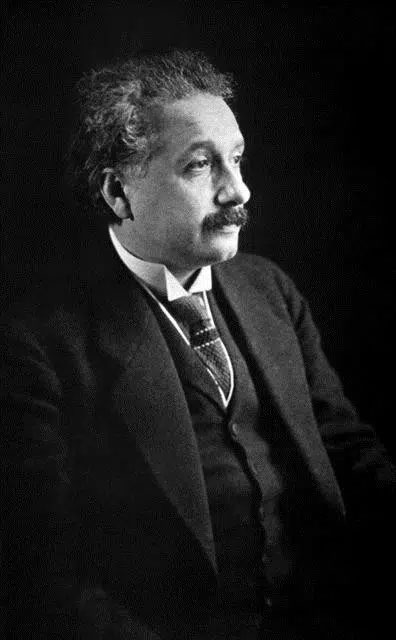 Albert Einstein từng được chính phủ Israel mời về làm Tổng thống, thế nhưng ông một mực khước từ