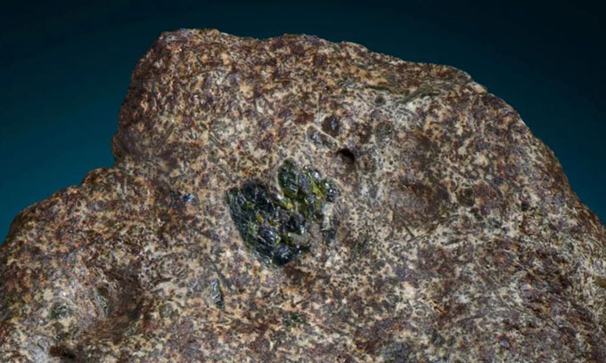 Đá magma vũ trụ cổ xưa nhất từng rơi xuống Trái đất