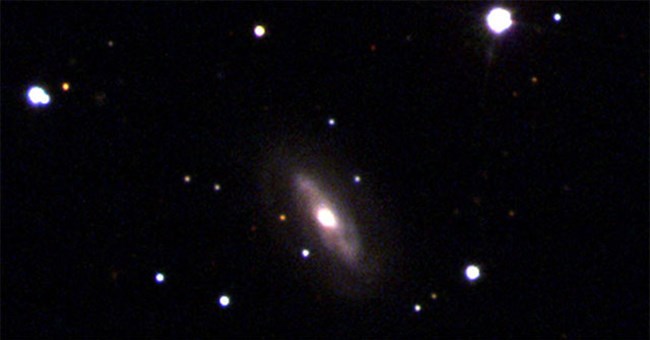 Siêu hố đen di chuyển với tốc độ 177.000km/h