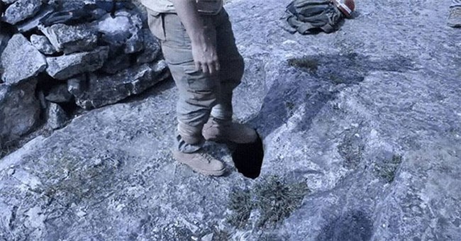 Toát mồ hôi khi đi vào "Cánh cổng địa ngục" ở Mỹ