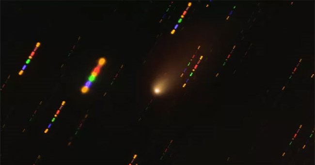 "Trinh nữ không gian" đột nhập Hệ Mặt trời: Đến từ thế giới y hệt chúng ta