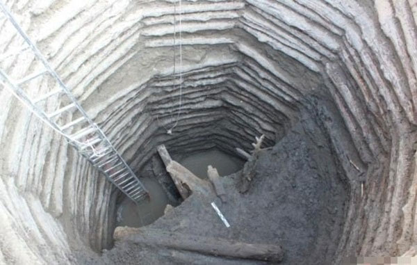 Dựng lại nhà, kỹ sư choáng váng phát hiện giếng cổ từ thời Chiến Quốc quý hiếm