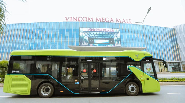 Review siêu chân thật tuyến xe buýt điện đầu tiên tại Hà Nội