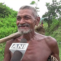 Người đàn ông Ấn Độ dành 30 năm để đào kênh dẫn nước về làng