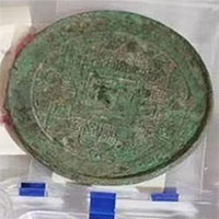 Phát hiện hơn 80 chiếc gương đồng trong mộ cổ nhà Hán