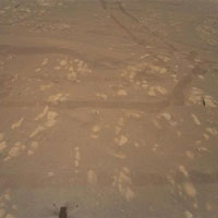 Bức ảnh màu đầu tiên trực thăng NASA chụp trên sao Hỏa